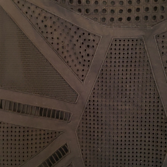 Elie Tahari Laser Cut Black Pencil Skirt - Picture 2 of 8